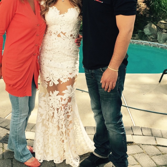 Prom dress - Picture 3 of 5